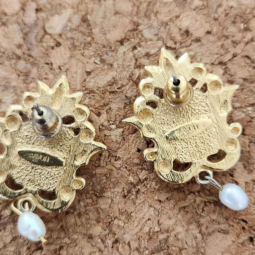 Vintage Avon Victorian Revival Brooch And Pierced Earring Set - Picture 4 of 7